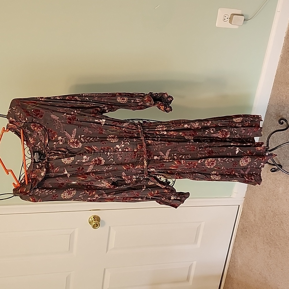 Long sleeve dress gray with burgundy flowers medium by angie